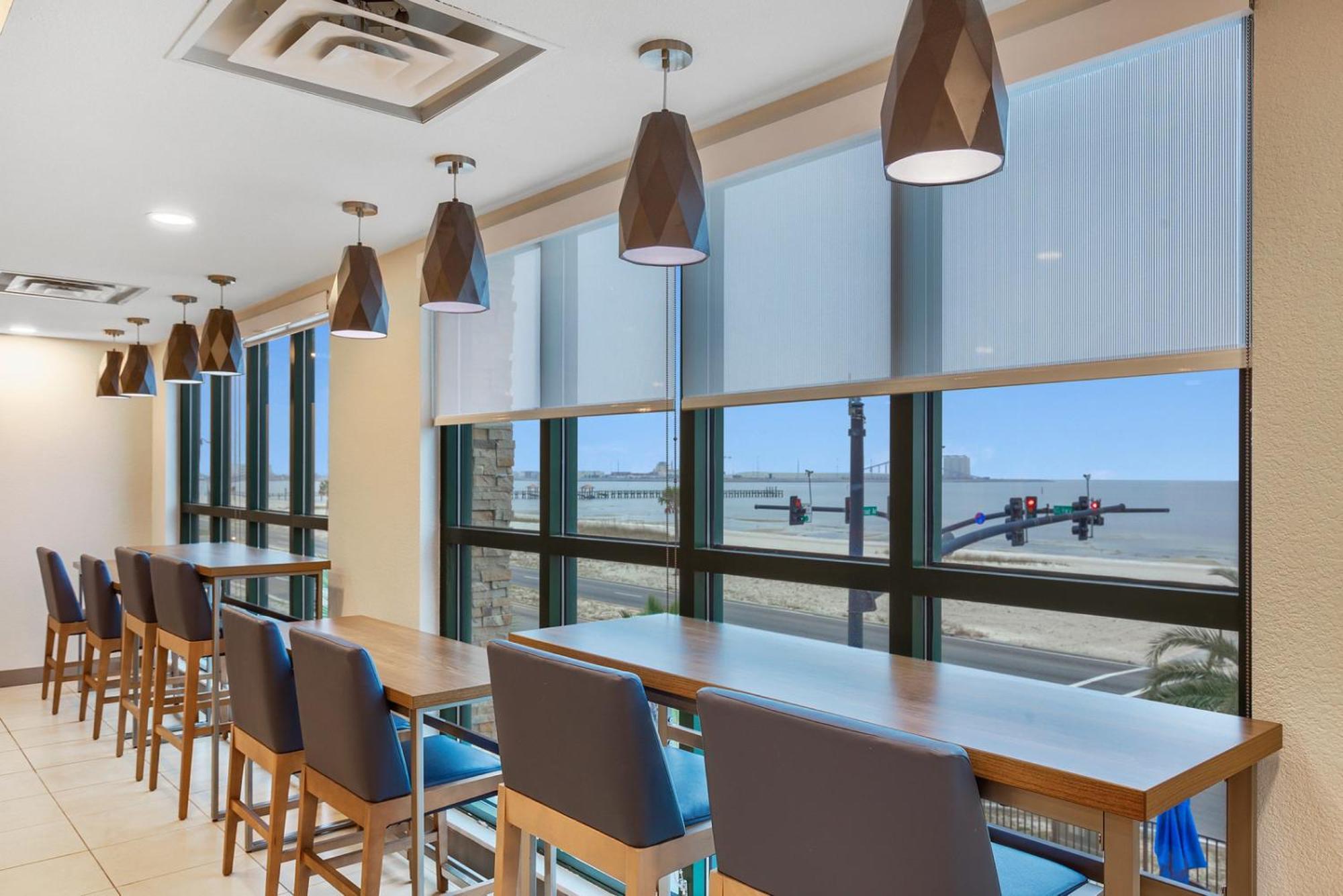 Holiday Inn Express - Gulfport Beach By Ihg Eksteriør billede