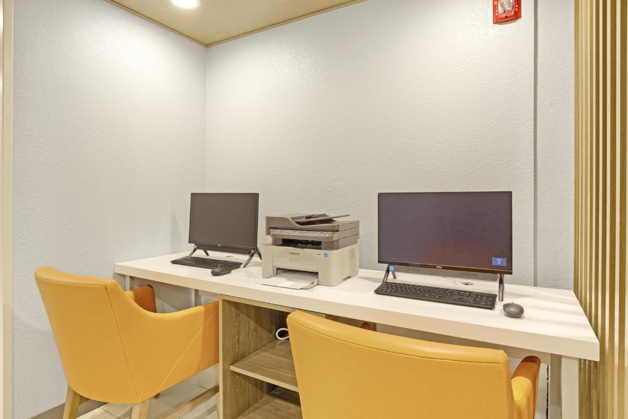Holiday Inn Express - Gulfport Beach By Ihg Eksteriør billede
