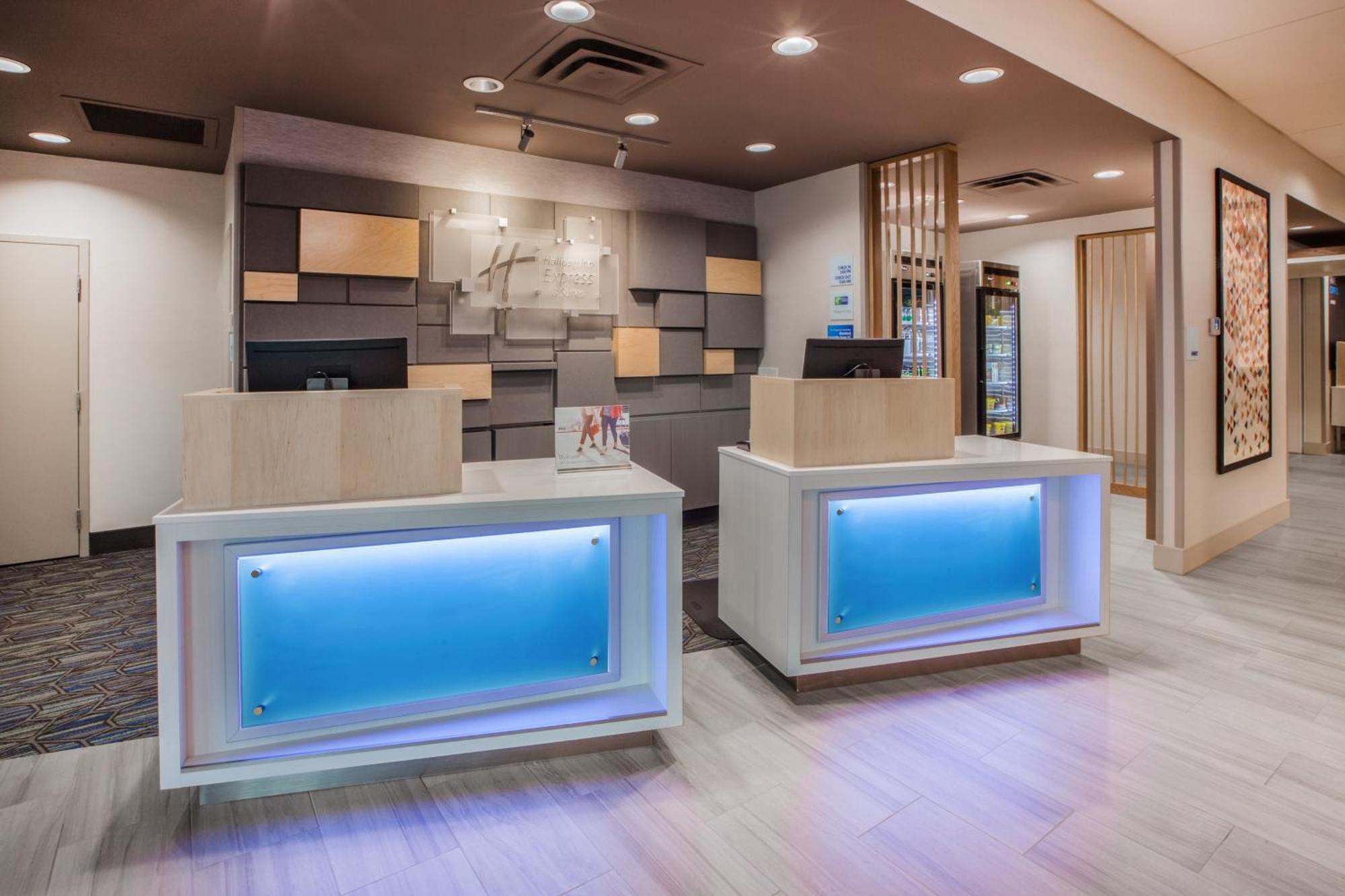 Holiday Inn Express - Gulfport Beach By Ihg Eksteriør billede