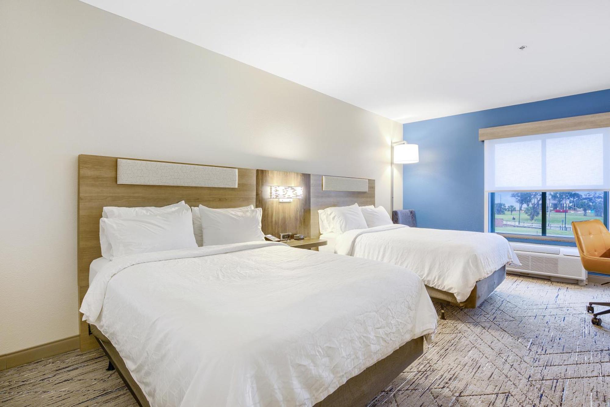 Holiday Inn Express - Gulfport Beach By Ihg Eksteriør billede