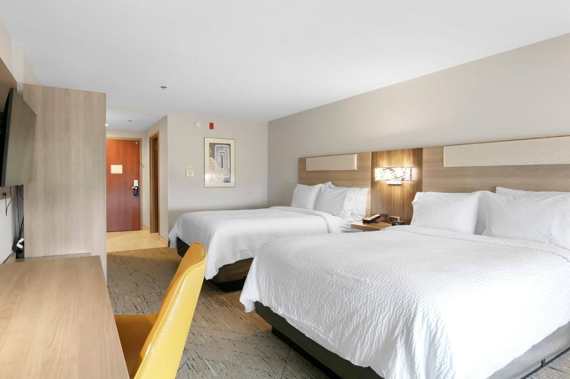 Holiday Inn Express - Gulfport Beach By Ihg Eksteriør billede