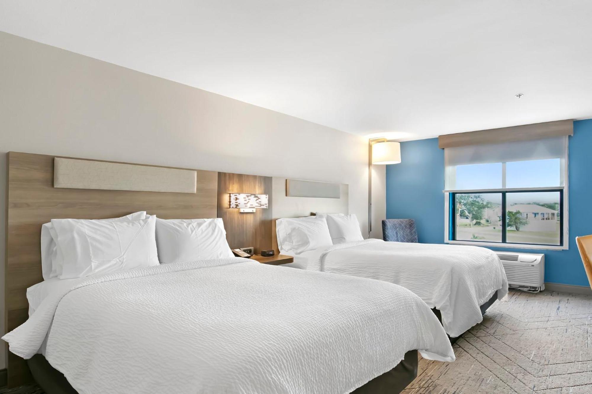 Holiday Inn Express - Gulfport Beach By Ihg Eksteriør billede